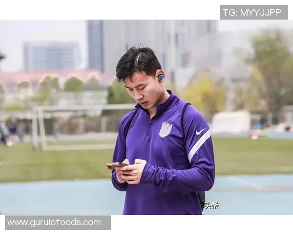 媒体人透露申花与大连英博转会谈判僵局双方各有难言之隐 媒体人透露申花与大连英博转会谈判僵局双方各有难言之隐